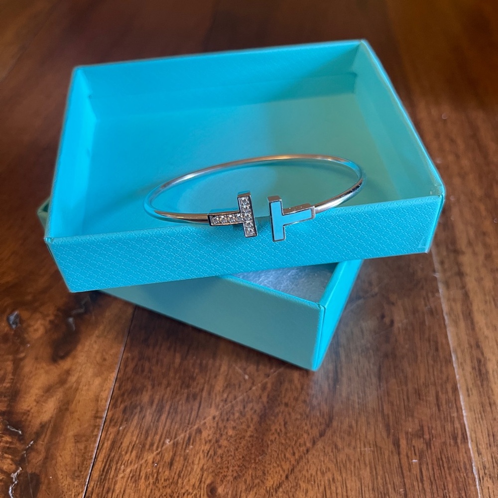 Tiffany Diamond and Turquoise Wire Bracelet
in 18k White Gold size large - Picture 3 of 4